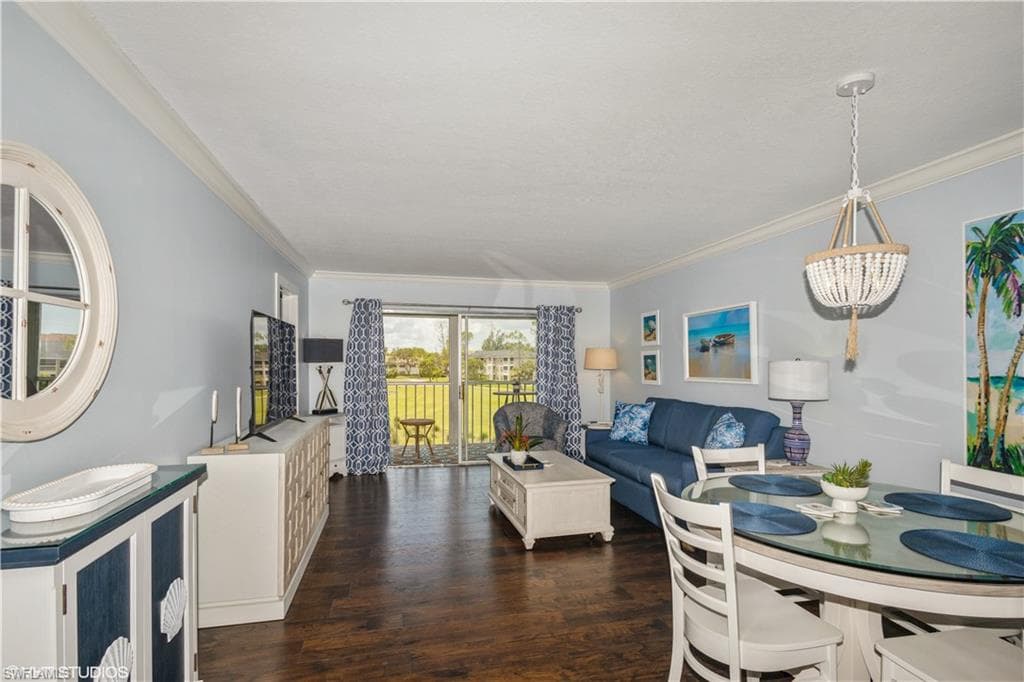 190 Turtle Lake CT # 311, NAPLES FL 34105-9