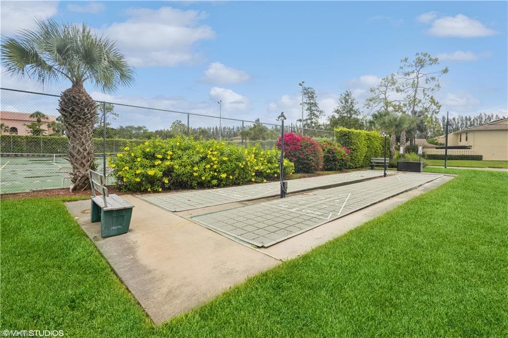 190 Turtle Lake CT # 311, NAPLES FL 34105-34