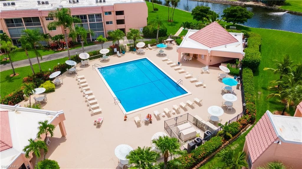 190 Turtle Lake CT # 311, NAPLES FL 34105-30