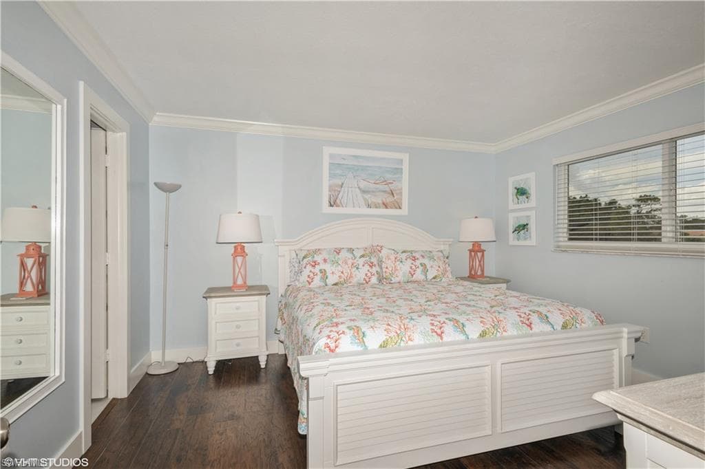 190 Turtle Lake CT # 311, NAPLES FL 34105-20