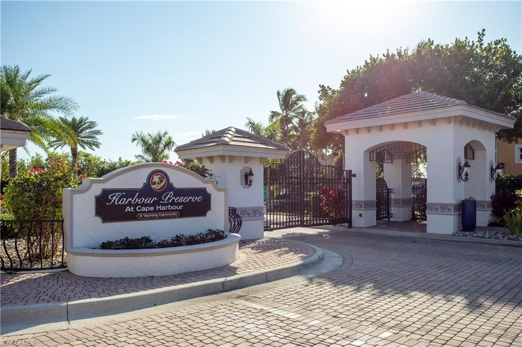 5501 Harbour Preserve CIR, CAPE CORAL FL 33914-6