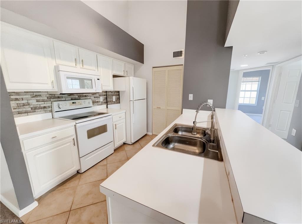 4121 Residence DR 323-6