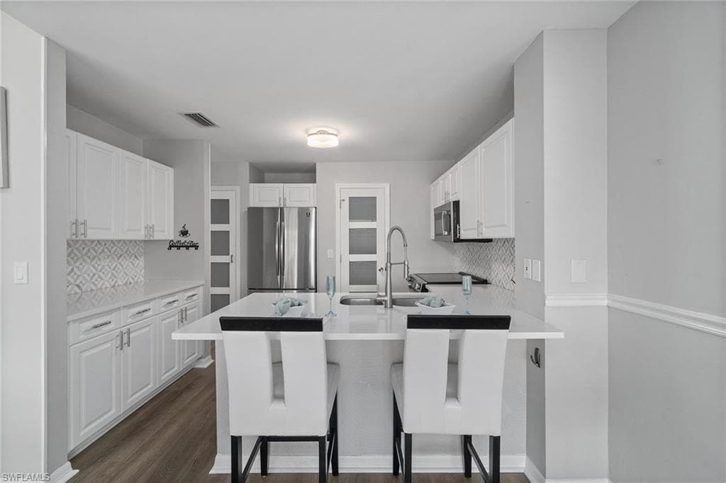 8241 Grand Palm DR 2-4