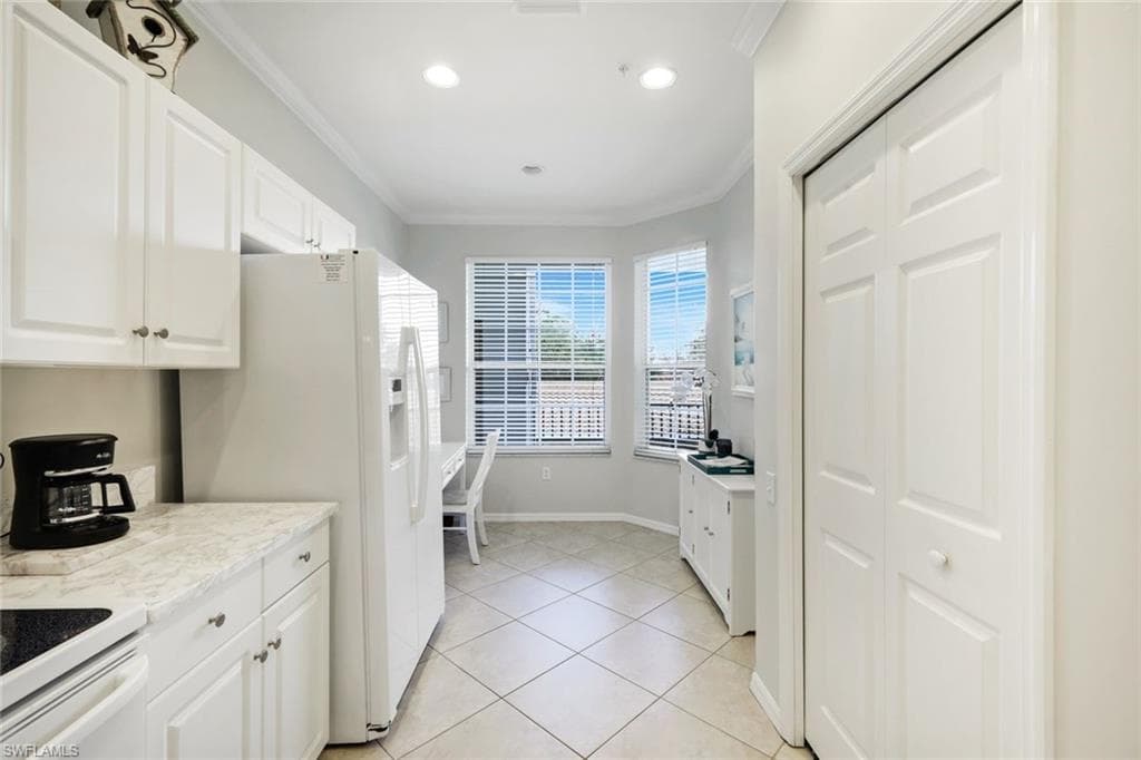 8253 Parkstone PL 206-8