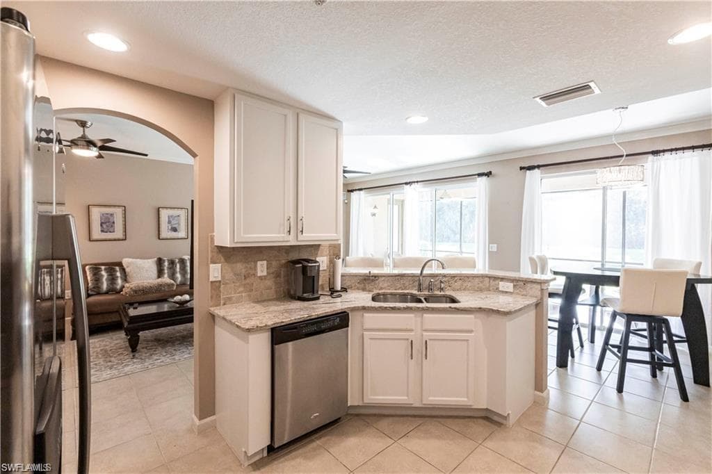 9508 Ironstone TER 102-10