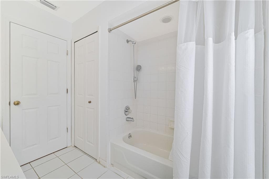 9918 Las Casas DR-26