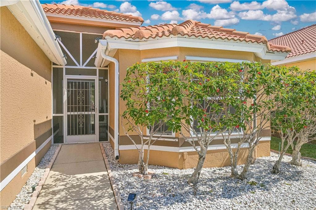 9918 Las Casas DR-1
