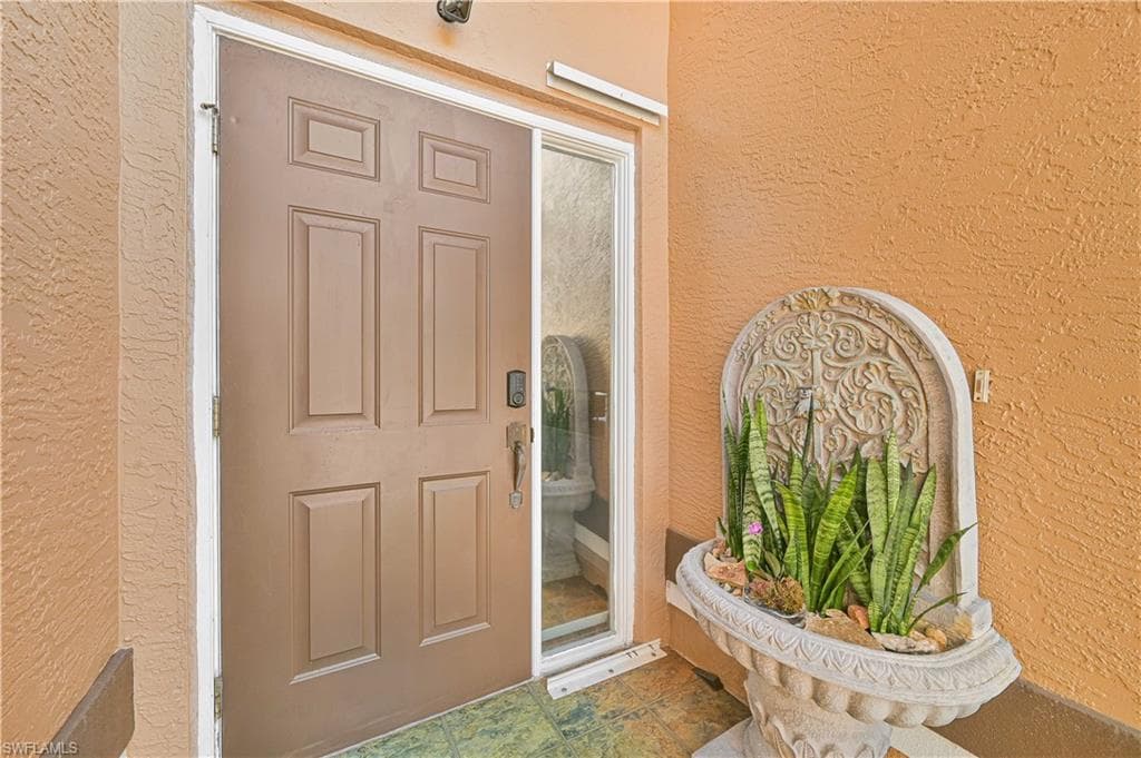 9918 Las Casas DR-5