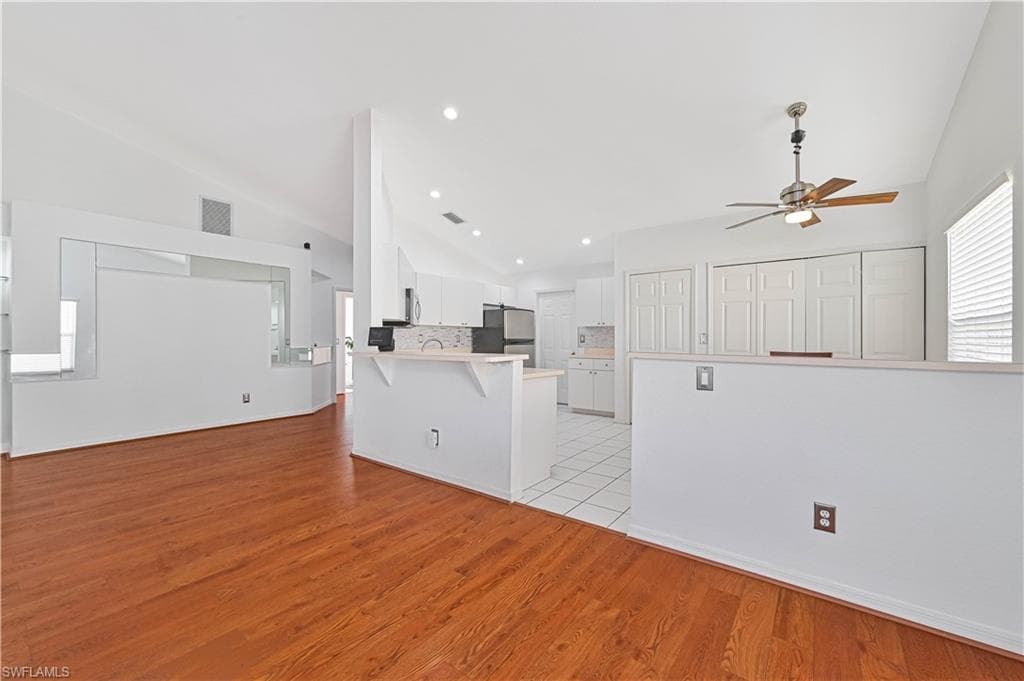 9918 Las Casas DR-15