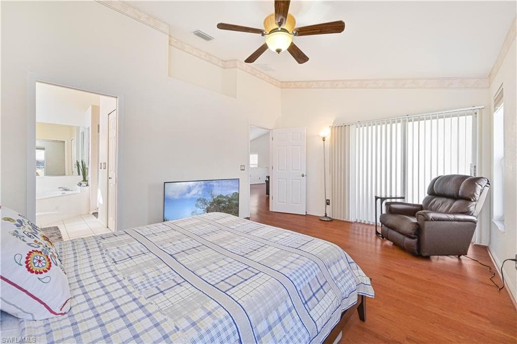9918 Las Casas DR-31