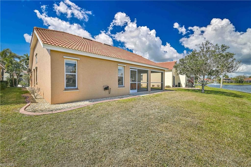 9918 Las Casas DR-4