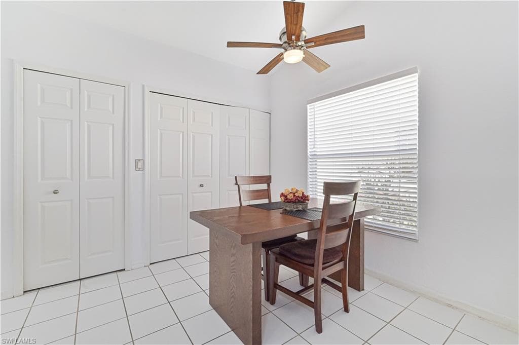 9918 Las Casas DR-17
