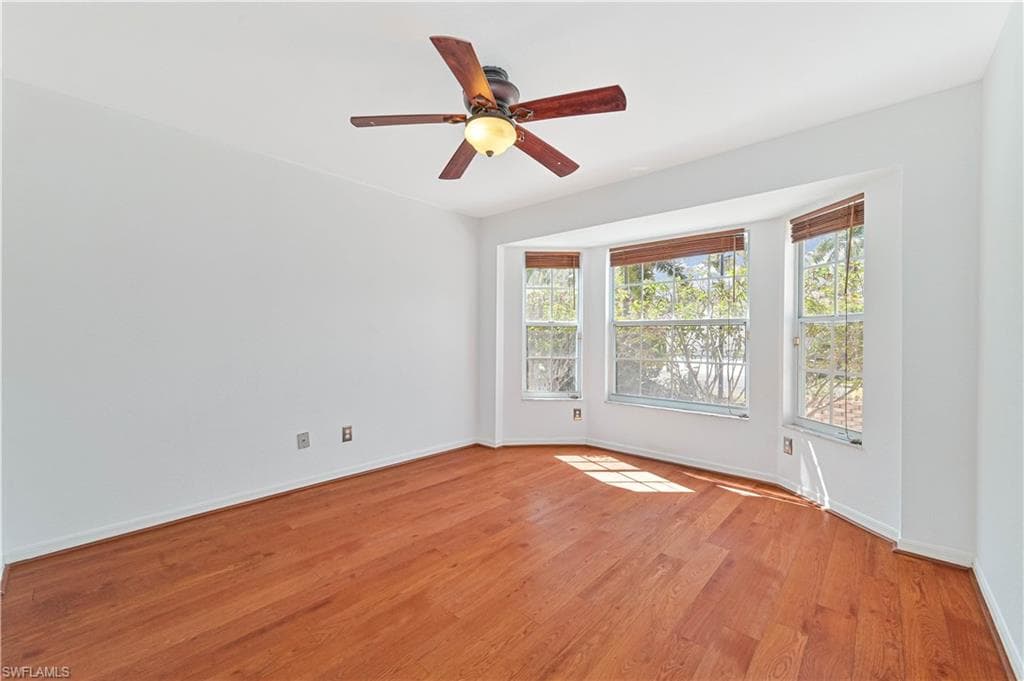 9918 Las Casas DR-28