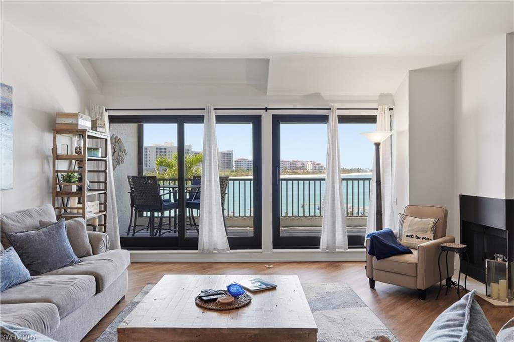 309 La Peninsula BLVD 309-11