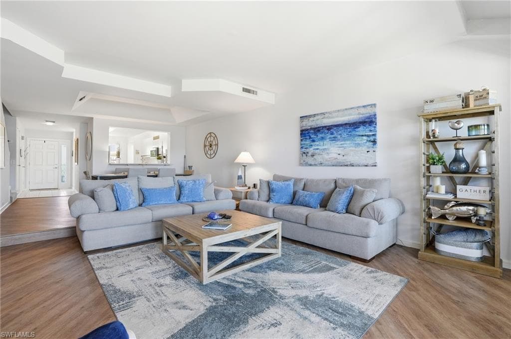 309 La Peninsula BLVD 309-8