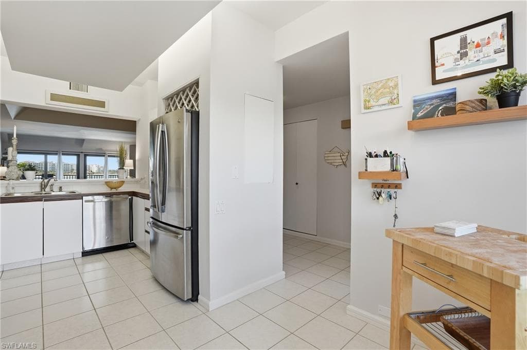 309 La Peninsula BLVD 309-14