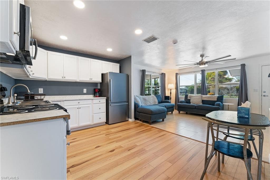 1006 April LN-10