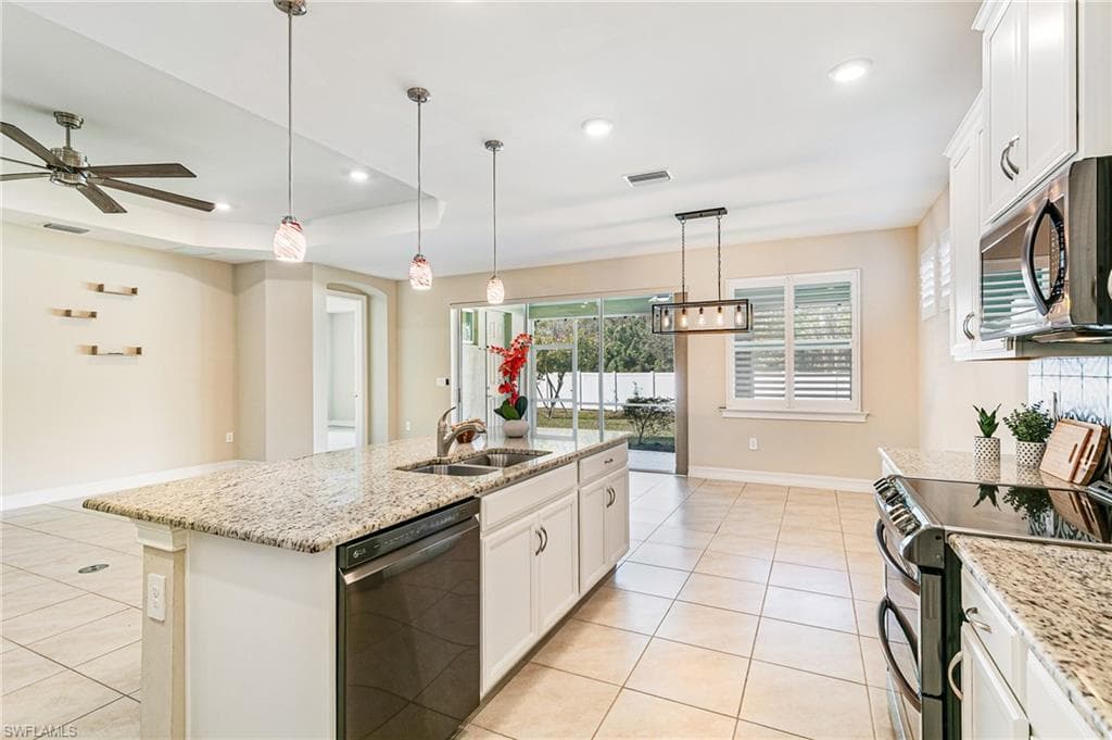 3028 Royal Gardens AVE-6
