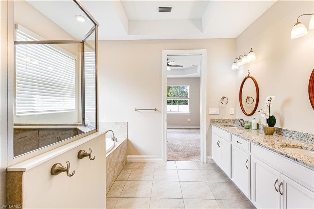 3028 Royal Gardens AVE-27