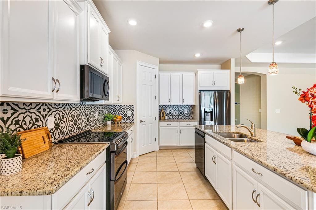 3028 Royal Gardens AVE-4