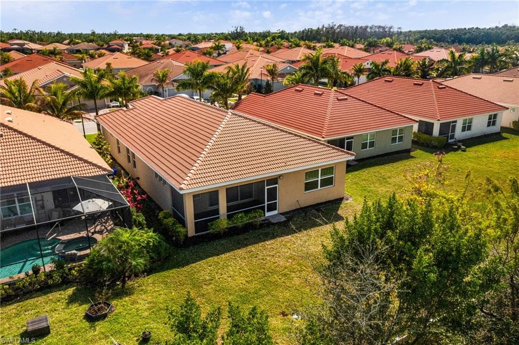 3028 Royal Gardens AVE-43