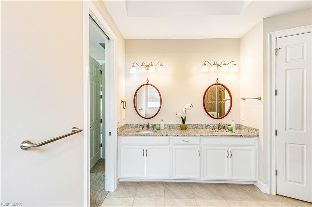 3028 Royal Gardens AVE-28