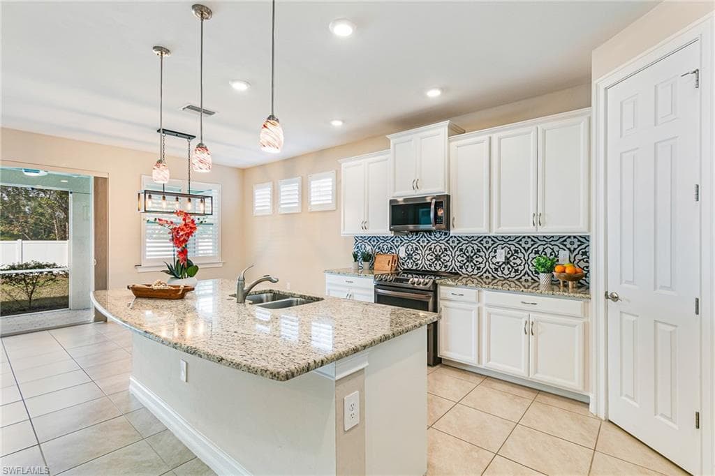 3028 Royal Gardens AVE-3