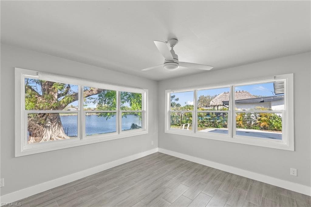 1313 Thompson ST-16