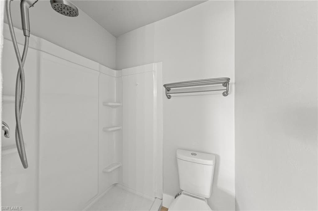 1313 Thompson ST-21