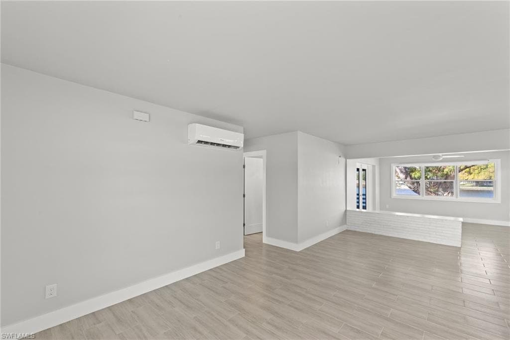 1313 Thompson ST-6