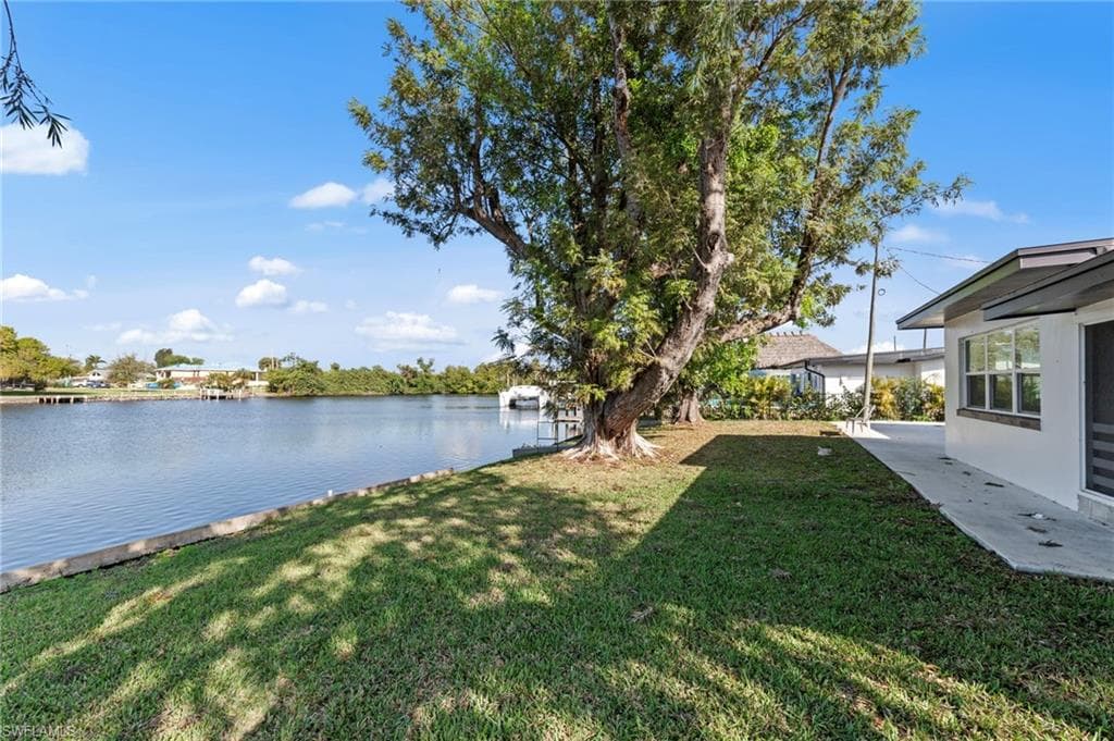1313 Thompson ST-35