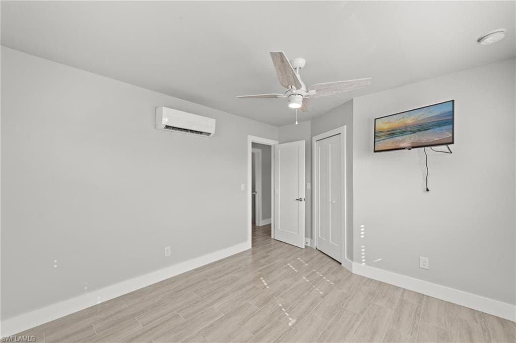 1313 Thompson ST-19