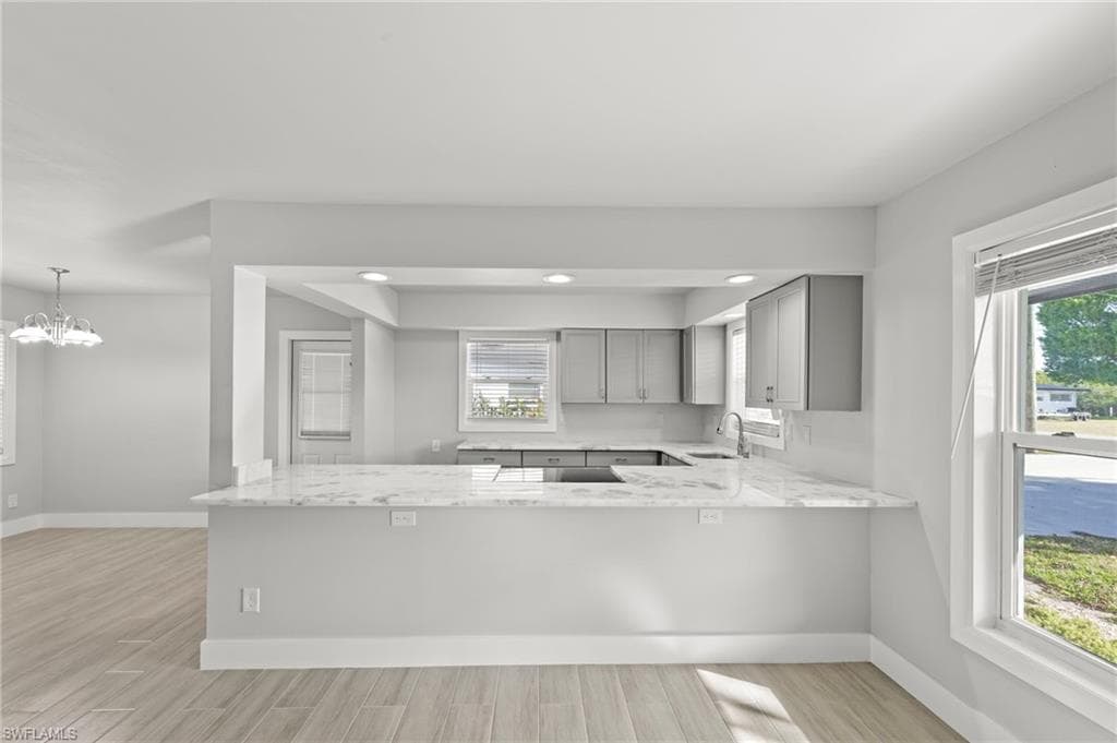 1313 Thompson ST-9