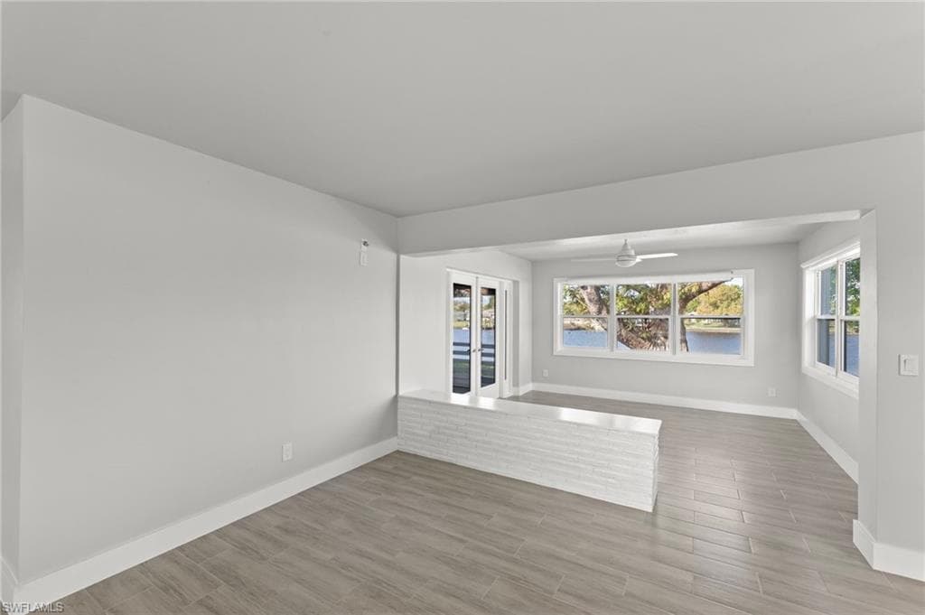 1313 Thompson ST-13