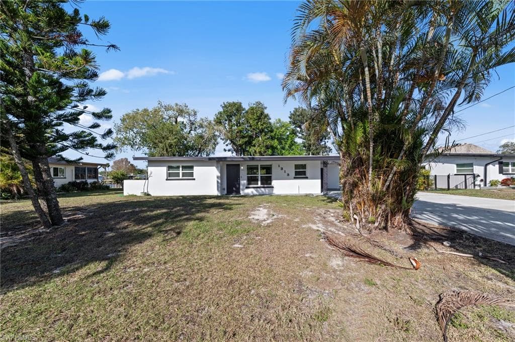 1313 Thompson ST-49