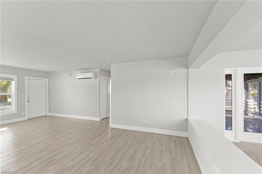 1313 Thompson ST-14