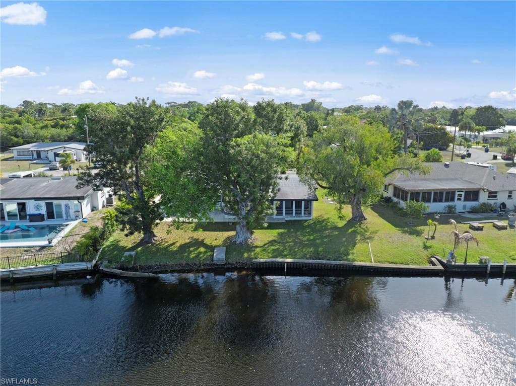 1313 Thompson ST-43