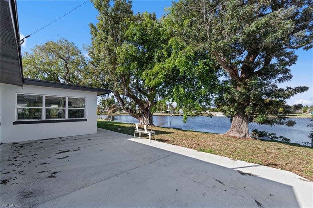 1313 Thompson ST-28