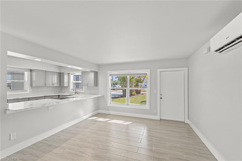 1313 Thompson ST-7