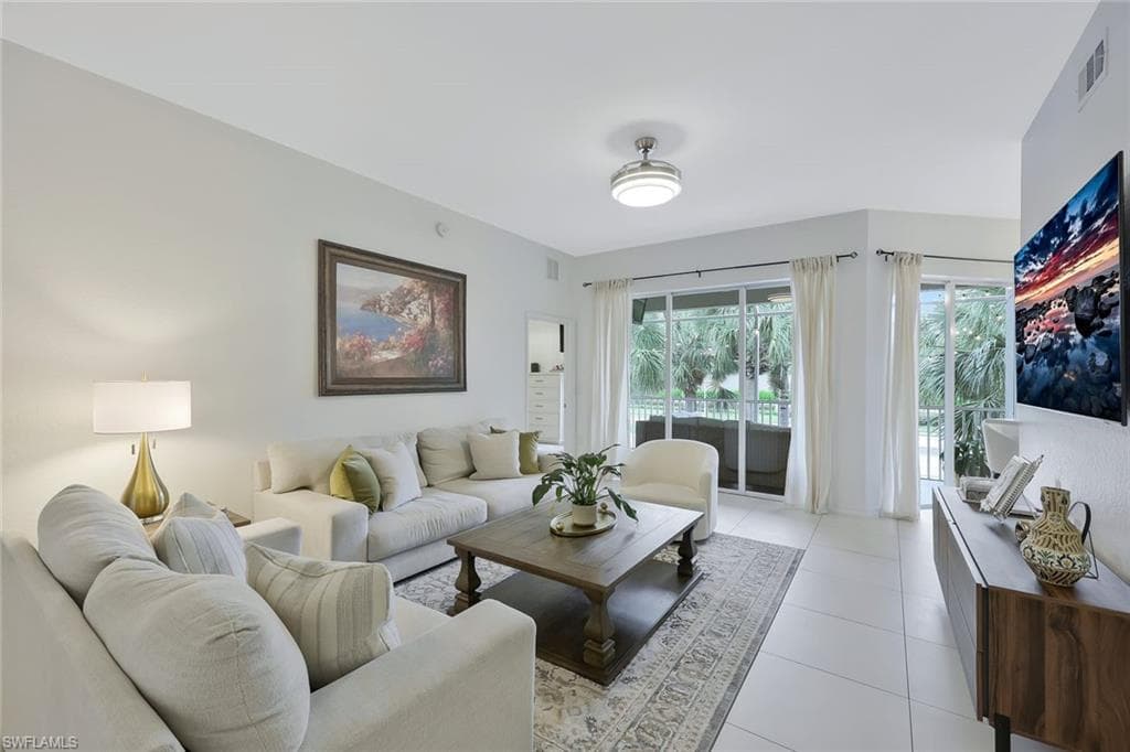 9210 Belleza WAY 204-8