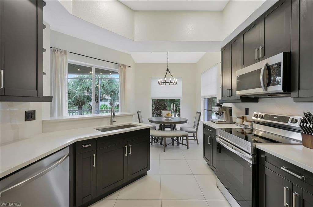 9210 Belleza WAY 204-10