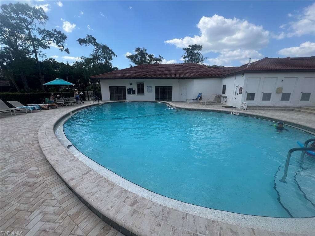 1094 Forest Lakes DR-28