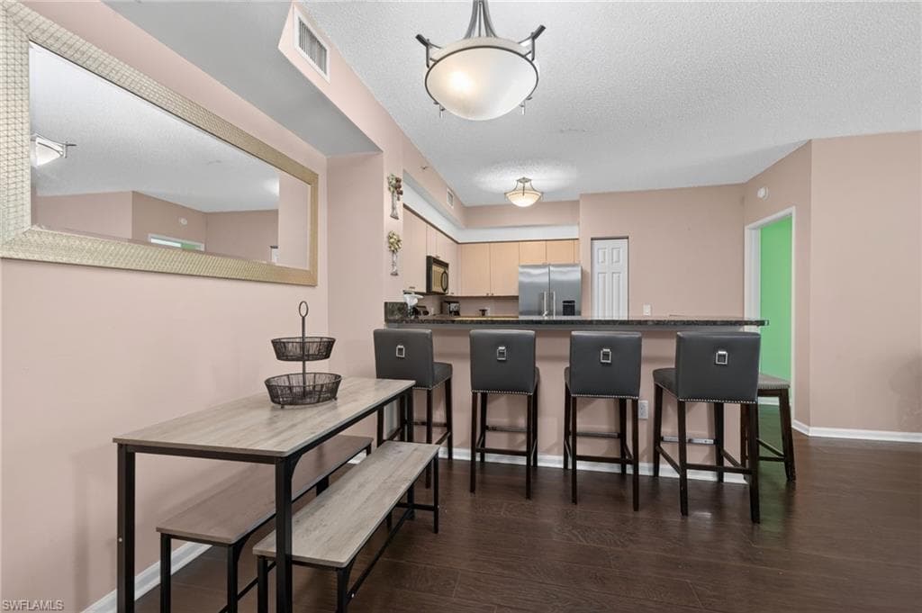 1105 Reserve CT 206-3