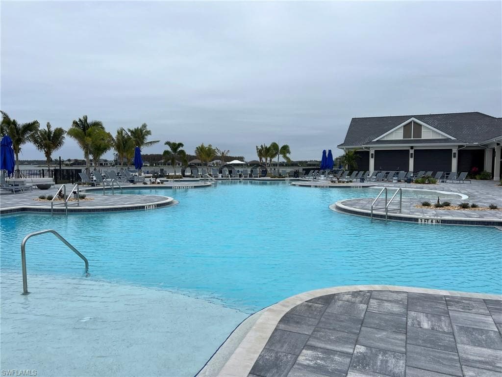 13528 Blue Bay CIR-40