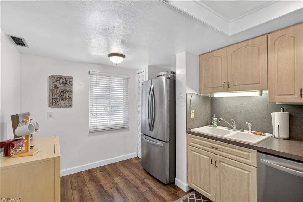 2244 Winkler AVE 301-12