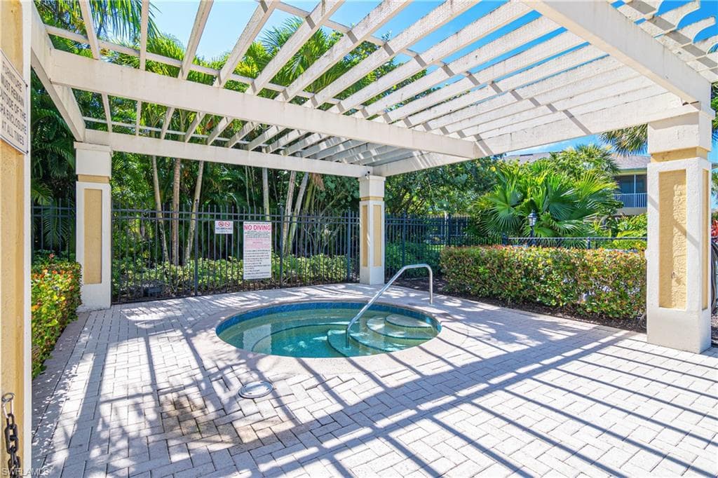 22992 Lone Oak DR-32