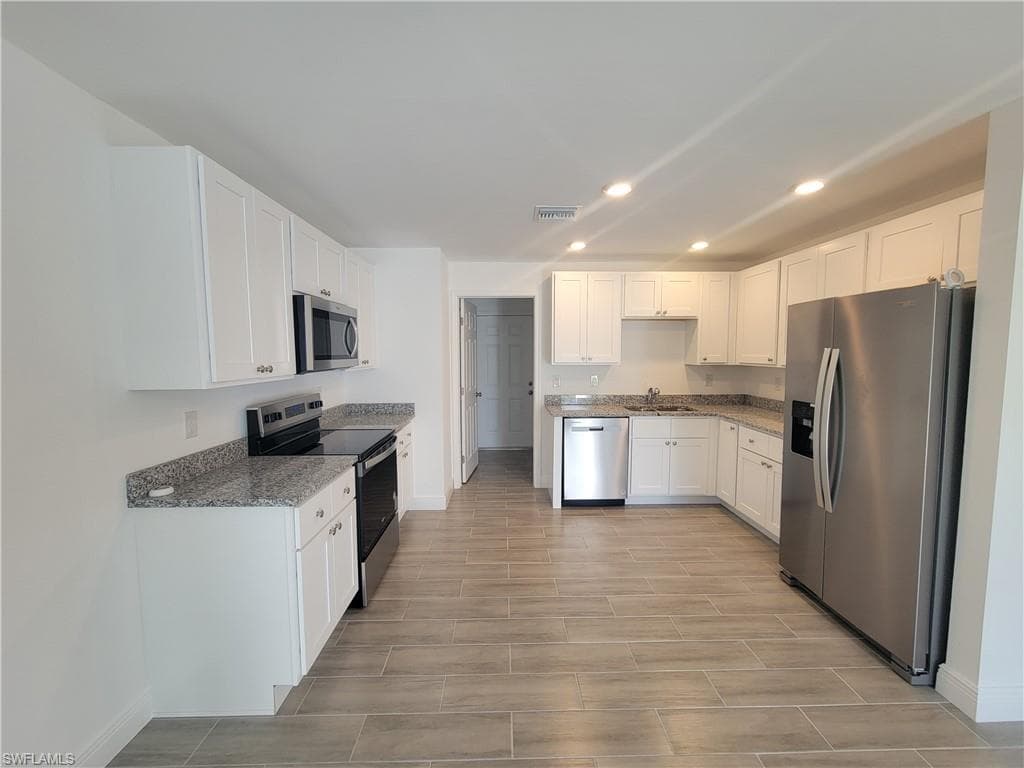 2156 Edison AVE-16