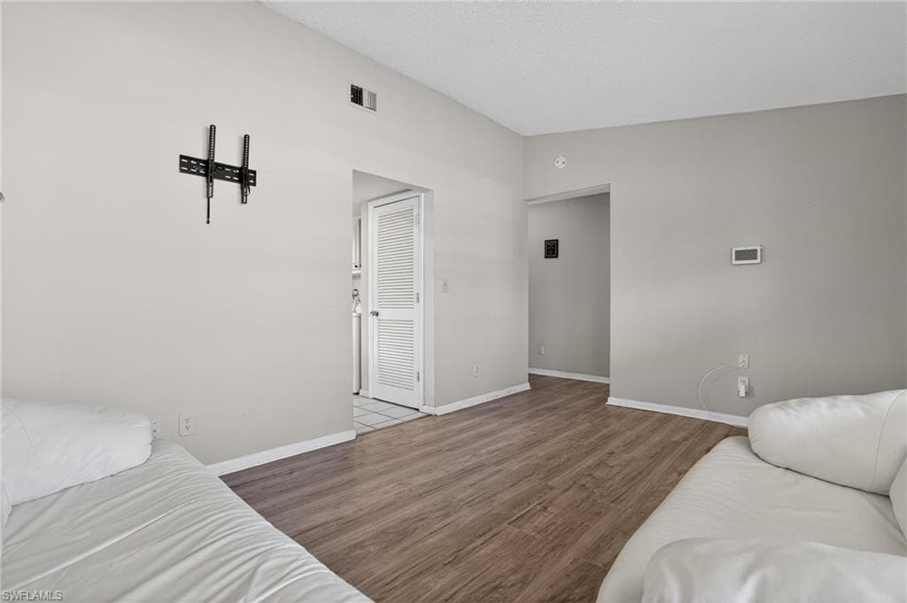 2312 Orange ST-2