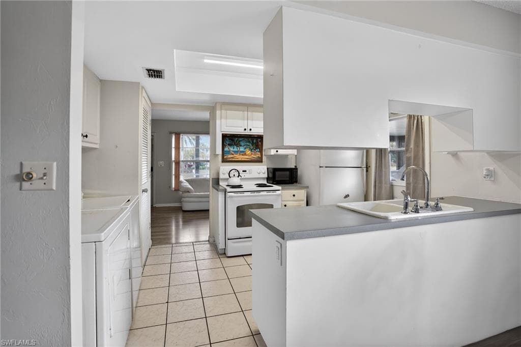 2312 Orange ST-9