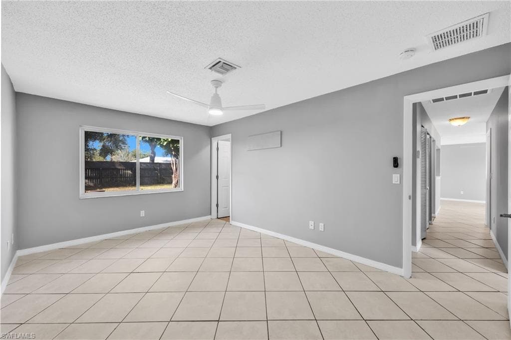 1391 Sourwood CT-12